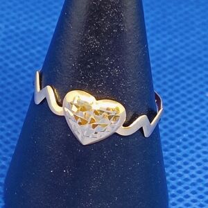 18k Saudi Gold Zigzag  Diacut Heart Ring Pawnable Real Gold Size 8 only